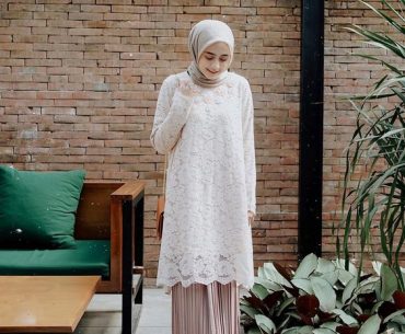 Menarik dan Elegan, Intip 8 Padu Padan Busana Brokat Ini Menarik dan Elegan, Intip 8 Padu Padan Busana Brokat Ini