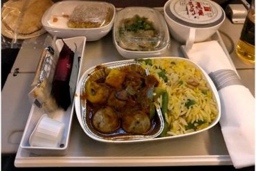 Ini Rahasia Dibalik Makanan Pesawat Emirates