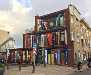 Apartemen di Belanda Ini Disulap Menjadi Rak Buku Raksasa!