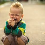 Saat Anak Sedang Emosi, Minta Mereka Lakukan 7 Hal Ini