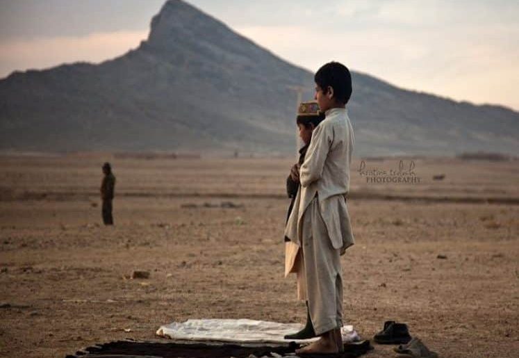 Perhatikan. Dilarang Sholat di 7 Tempat Ini