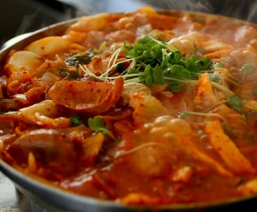 6 Cara Mengatasi Masakan yang Terlalu Pedas 6 Cara Mengatasi Masakan yang Terlalu Pedas