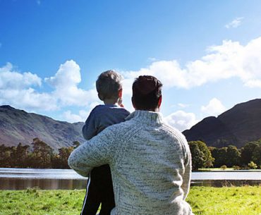 Untuk Ayah, Tunjukkan 7 Sikap Ini Kepada Anak Lelaki