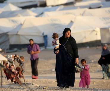 Pemenang Grammy, Dua Lipa, Mengunjungi Camp Pengungsi di Lebanon