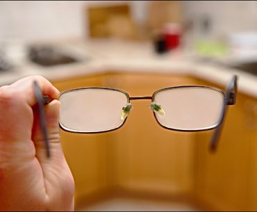 5 Trik Spesial Bagi Kamu yang Berkacamata 5 Trik Spesial Bagi Kamu yang Berkacamata