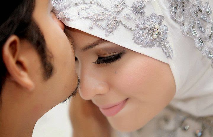 16 Adab Istri terhadap Suami
