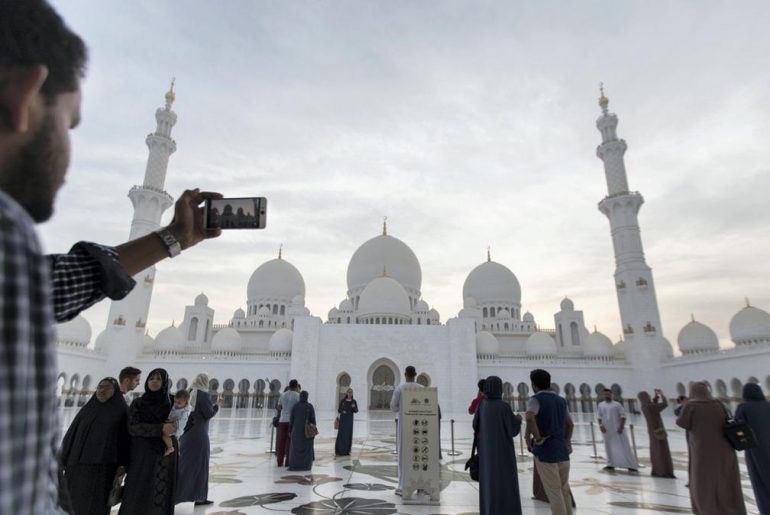 9 Panduan Berwisata ke Abu Dhabi