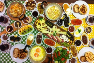 5 Hidangan Turki yang Unik dan Jangan Sampai Dilewatkan