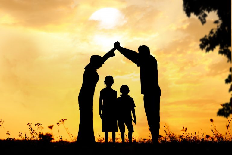 6 Cara Orang Tua Muslim Mendidik Anak. Sudahkah Anda Lakukan?