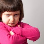 Lakukan 3 Cara Ini untuk Menghadapi Anak yang Keras Kepala