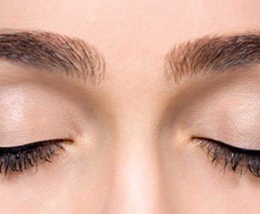 Mudah Sekali! Gunakan 4 Bahan Alami Ini untuk Menumbuhkan Alis