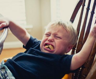 Bingung Menghadapi Ledakan Emosi Anak? Lakukan 5 Langkah Ini