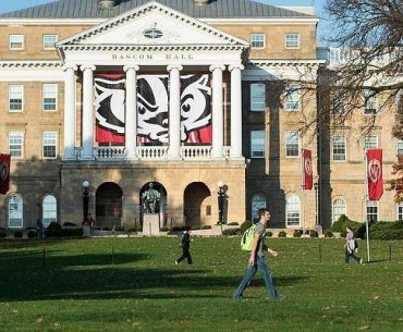 Agar Kampusnya Menyediakan Makanan Halal dan Tempat Sholat, Ini yang Dilakukan Seorang Mahasiswi Muslim Asal Indonesia