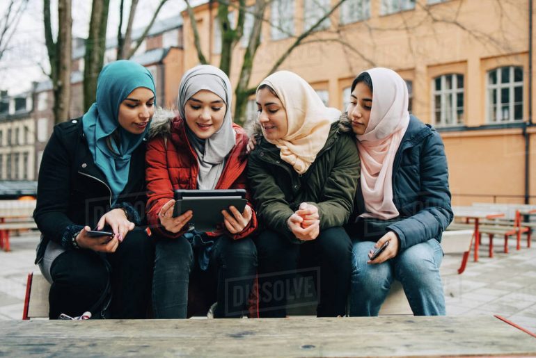 6 Manfaat Berteman dengan Orang Baik dan Berkarakter Positif