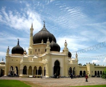 Para Kaum Muslimin, Makmurkanlah Masjid Para Kaum Muslimin, Makmurkanlah Masjid