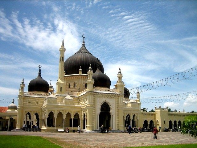 Para Kaum Muslimin Makmurkanlah Masjid Umroh Com