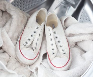 Sambut Lebaran, Bersihkan Sepatu Agar Lebih Kinclong dengan Trik Ini Sambut Lebaran, Bersihkan Sepatu Agar Lebih Kinclong dengan Trik Ini
