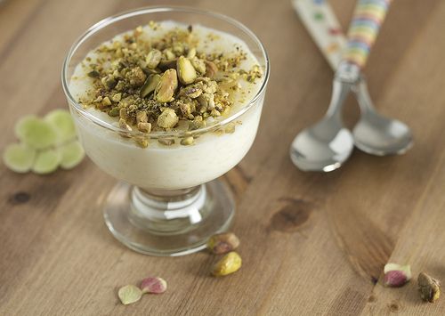 Roz Bil Halib dan Puding Qamar Al Deen. Puding Asal Timur Tengah yang Cocok untuk Buka Puasa