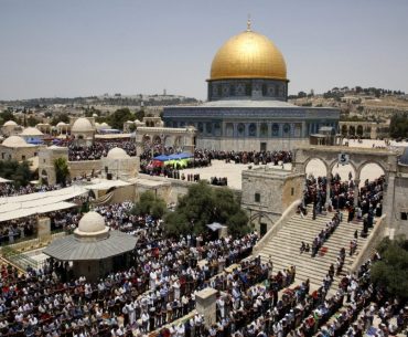 Senangnya, Kini Jamaah Tuna Rungu di Masjid Al Aqsa Bisa Memahami Khutbah Senangnya, Kini Jamaah Tuna Rungu di Masjid Al Aqsa Bisa Memahami Khutbah