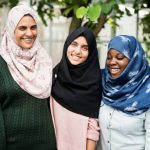 3 Keutamaan Mencintai Karena Allah