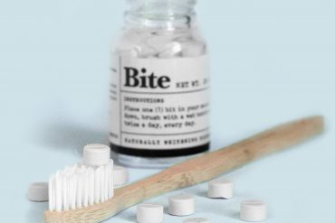 Sekarang Ada Pasta Gigi Kunyah yang Ramah Lingkungan. Mau Coba?