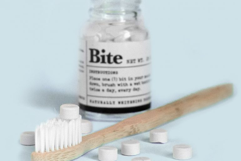 Sekarang Ada Pasta Gigi Kunyah yang Ramah Lingkungan. Mau Coba?