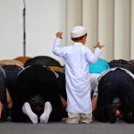 6 Langkah Agar Anak Anteng Diajak Tarawih