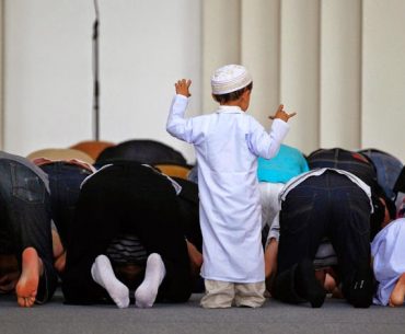 6 Langkah Agar Anak Anteng Diajak Tarawih