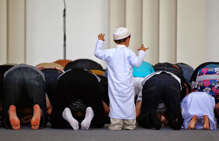 6 Langkah Agar Anak Anteng Diajak Tarawih