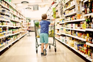 5 Cara Mencegah Anak Tantrum di Tempat Umum