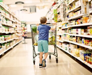 5 Cara Mencegah Anak Tantrum di Tempat Umum