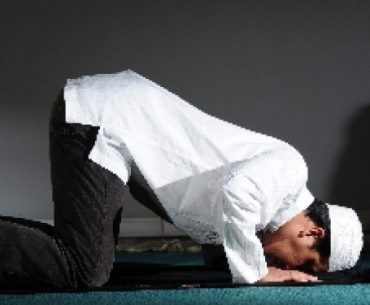 Ingin Shalat Tarawih Sendiri? Perhatikan 5 Hal Ini