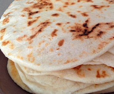 Ingin Menikmati Roti Pita? Yuk, Bikin Sendiri. Mudah, Kok