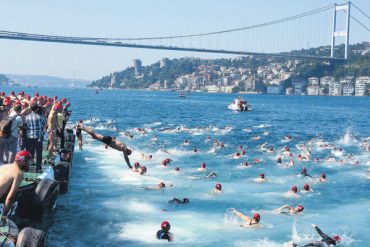 Kompetisi Berenang Lintas Benua Diselenggarkan di Turki. Tertarik?