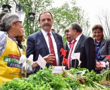 Festival Ini Menyajikan Makanan dari Puluhan Tumbuhan yang Ada di Turki Festival Ini Menyajikan Makanan dari Puluhan Tumbuhan yang Ada di Turki