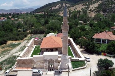 Setelah Dikerjakan 15 Tahun, Masjid Berusia 700 Tahun Ini Selesai Direstorasi