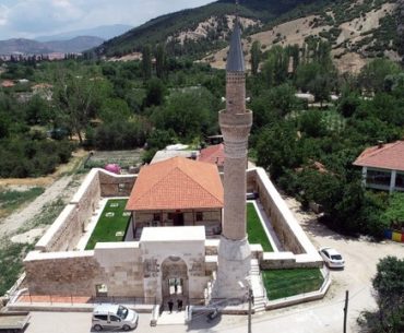 Setelah Dikerjakan 15 Tahun, Masjid Berusia 700 Tahun Ini Selesai Direstorasi