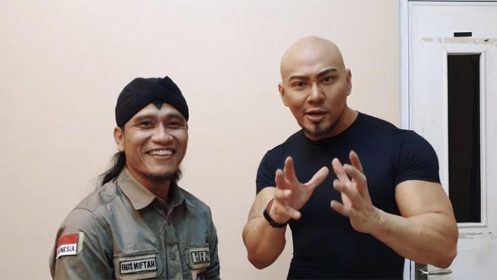 Masuk Islam, Deddy Corbuzier Banyak Belajar dari Gus Miftah