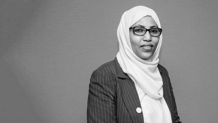 Rakhia Ismail, Walikota di Inggris Pertama yang Berhijab