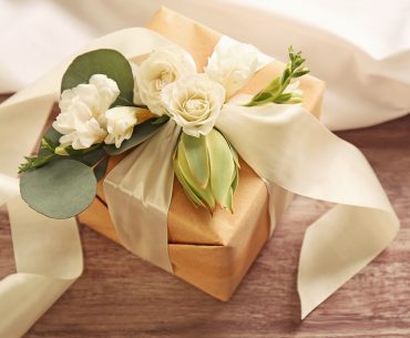 Bingung Memilih Kado Pernikahan? Ikuti Tips Ini Bingung Memilih Kado Pernikahan? Ikuti Tips Ini