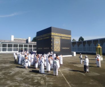 Firdaus Fatimah Zahra, Obat Kangen Tanah Suci