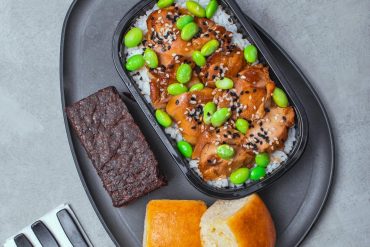 Naik Etihad Kelas Ekonomi, Dapat Makanan Apa, Ya?