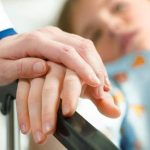 Ingin Mendapat Keutamaan yang Besar, Jenguklah Orang yang Sakit