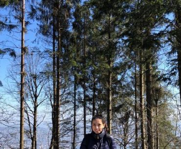 Lebih Dari Jenius, Gadis Iran Ini Meraih Skor IQ Lebih Tinggi dari Einstein dan Hawking Lebih Dari Jenius, Gadis Iran Ini Meraih Skor IQ Lebih Tinggi dari Einstein dan Hawking