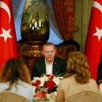 Mesut Özil Merayakan Pernikahan dengan Mendanai Operasi untuk 1000 Anak