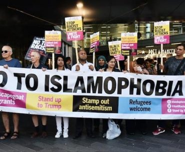 Iklan Inggris Mendesak Orang untuk Melawan Islamophobia Iklan Inggris Mendesak Orang untuk Melawan Islamophobia