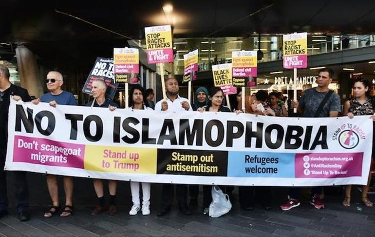 Iklan Inggris Mendesak Orang untuk Melawan Islamophobia