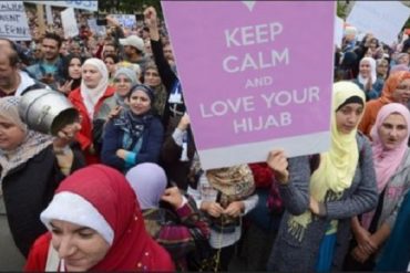 Muslim Kanada, Kelompok Kebebasan Sipil Menantang Simbol Agama Quebec