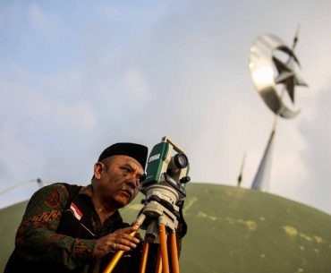 Ingin Tahu Mengapa Beberapa Negara Merayakan Idul Fitri di Hari Lain? Ingin Tahu Mengapa Beberapa Negara Merayakan Idul Fitri di Hari Lain?