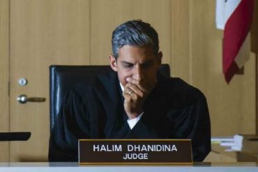 Hakim Muslim Pertama Dalam Masa Islamofobia